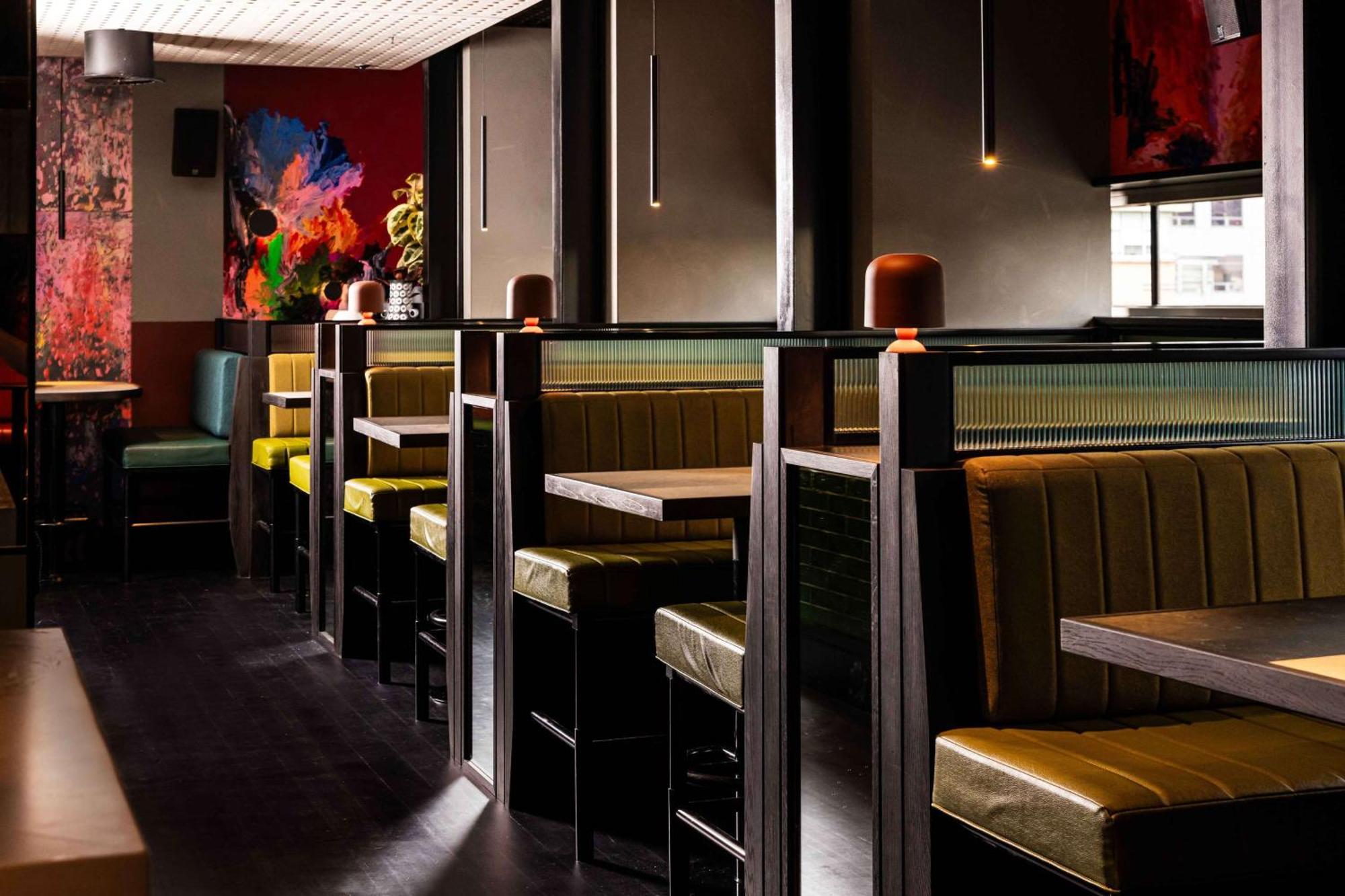 ホテル Qt メルボルン エクステリア 写真 Interior of a typical restaurant