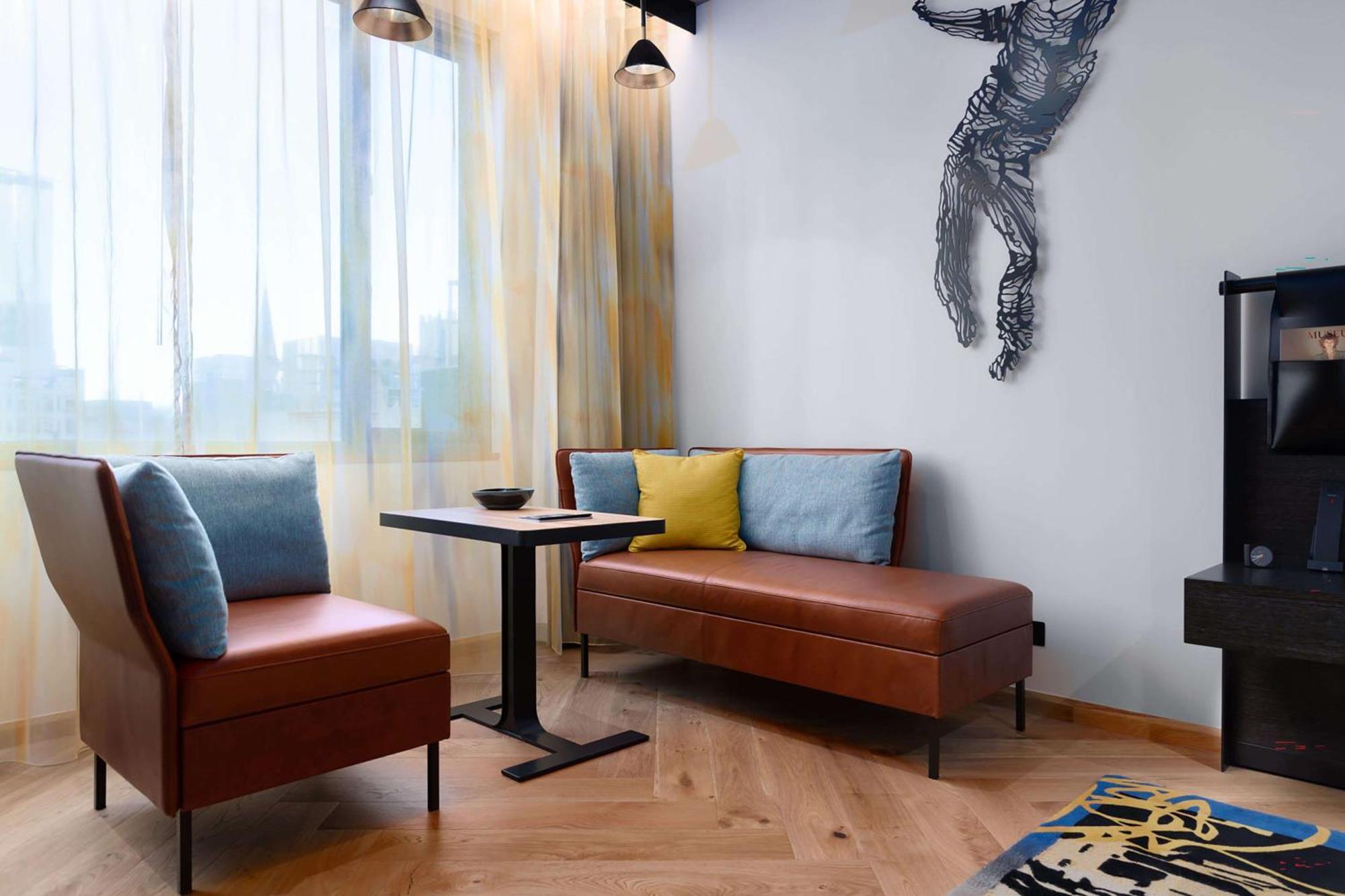 ホテル Qt メルボルン エクステリア 写真 A living room in a serviced apartment in Beijing, China