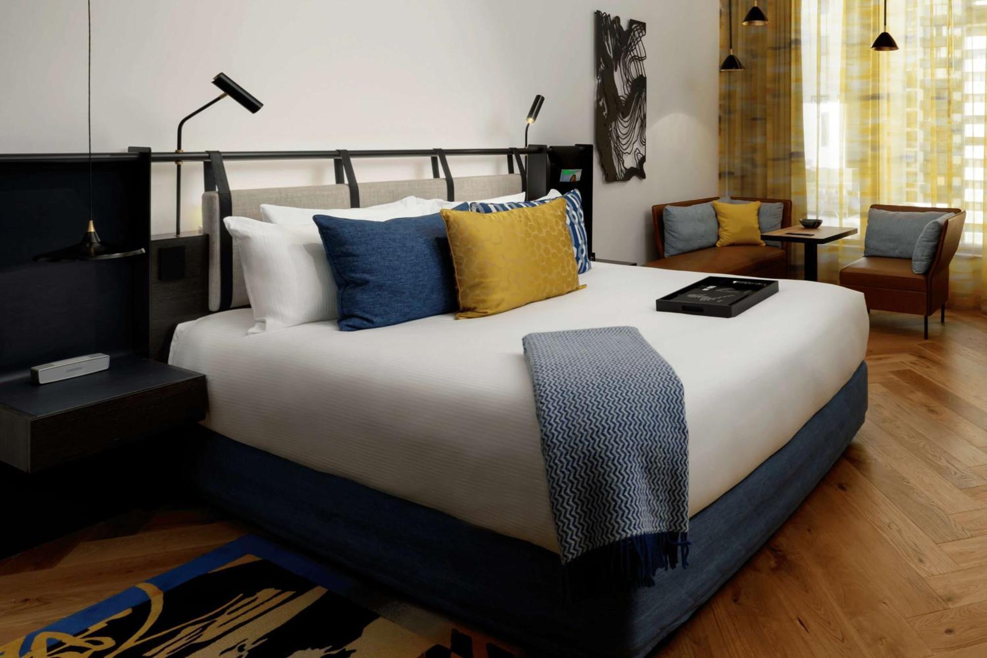 ホテル Qt メルボルン エクステリア 写真 A bedroom at the hotel