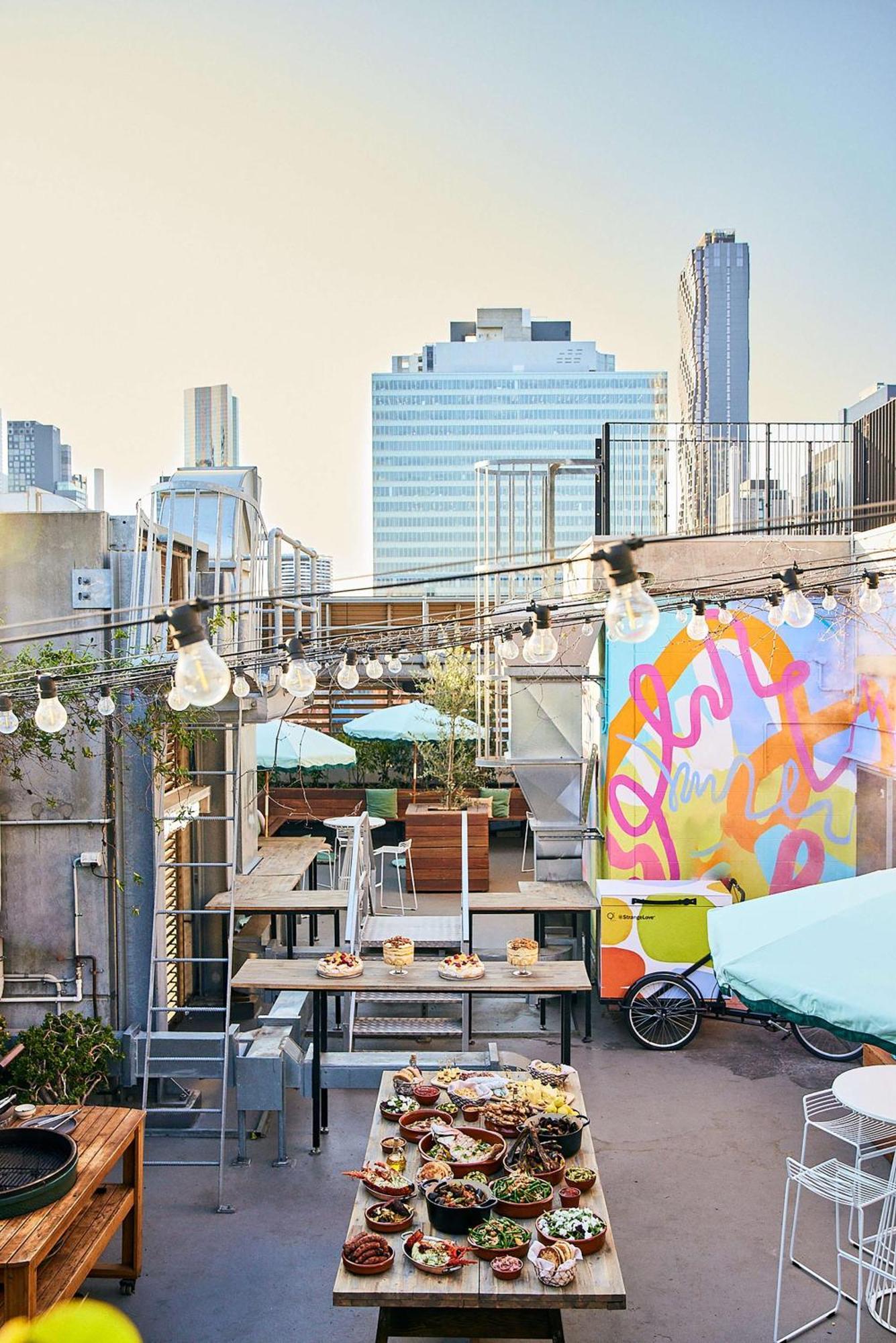 ホテル Qt メルボルン エクステリア 写真 The rooftop bar at the Standard East Village